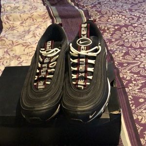 Men’s black and white air max